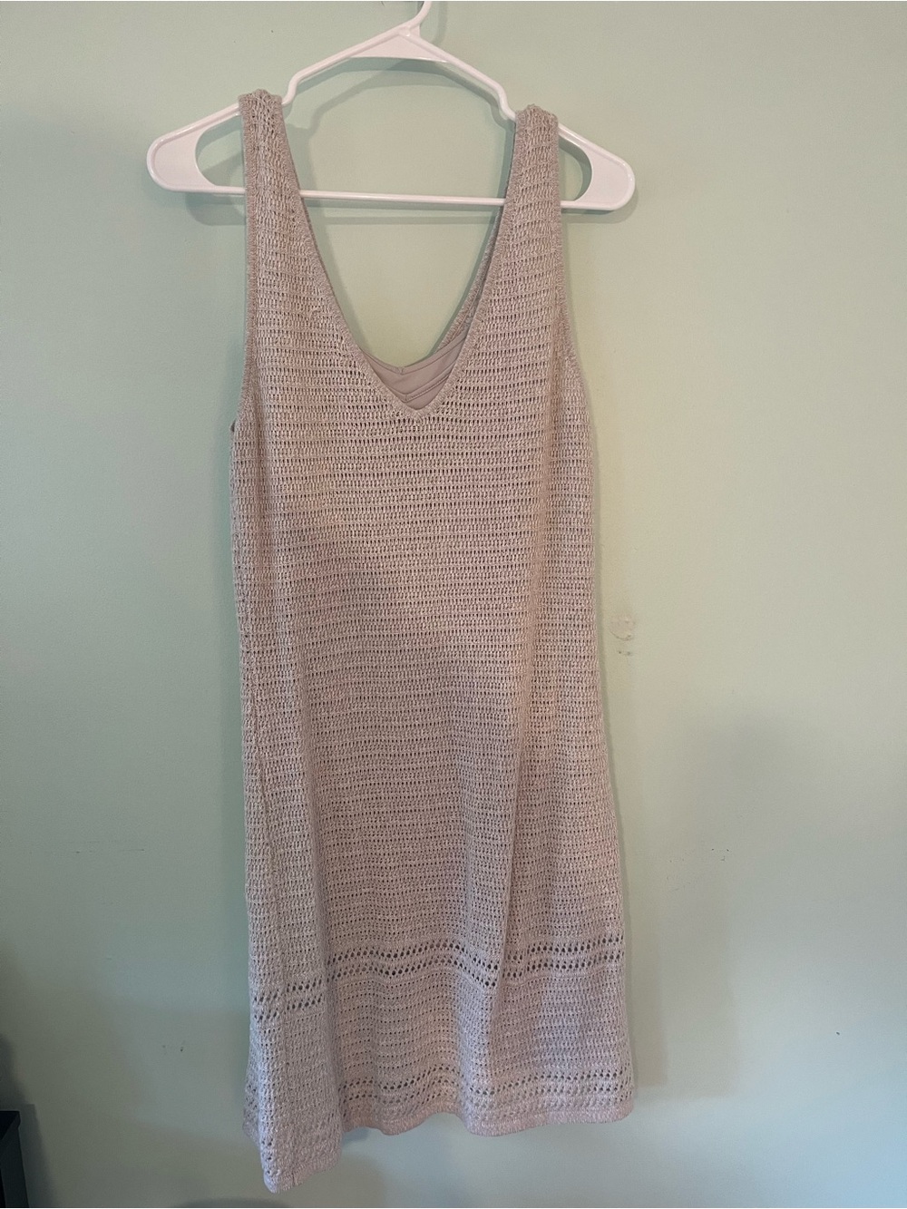 Tommy Bahama Beige Knit V-Neck Sleeveless Dress - Picture 4 of 7